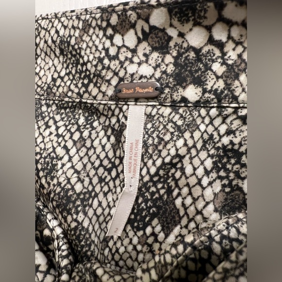Free people midi skirt snakeskin print size US 2 - Picture 4 of 4